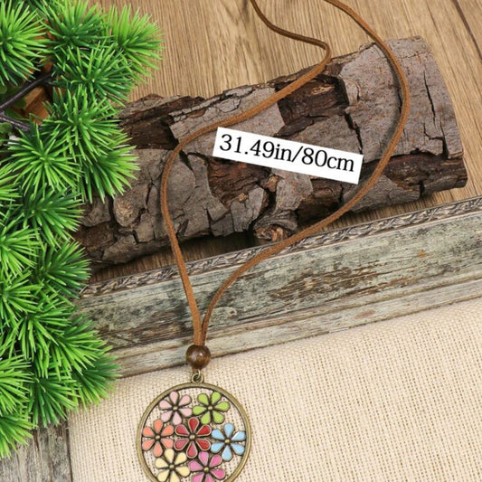 Free-Spirited Retro Flower Necklace