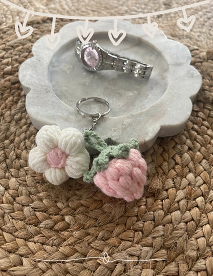 Strawberry Field Daisy Keychain